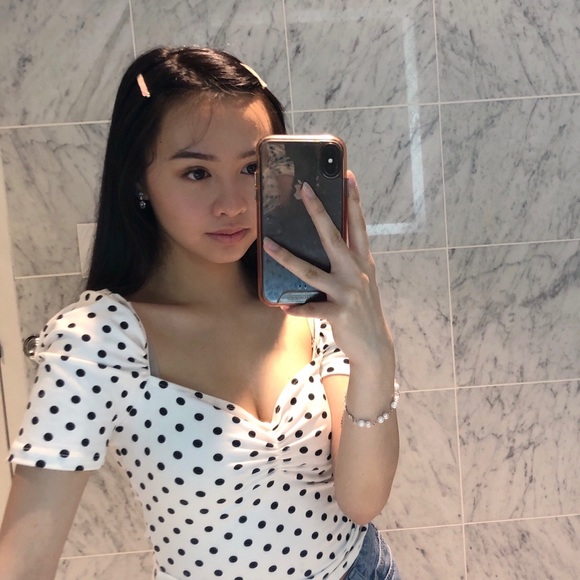 Meet your Posher, Alyssa - Picture 1 of 1